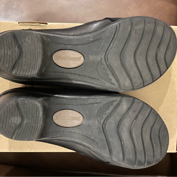 Earth Origins Rhoda Leather Shooties, Black, Sz 8.5 with box. - Picture 5 of 10